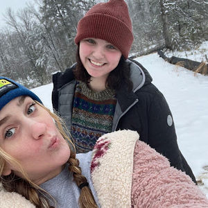 Meet your Posher, Chloe